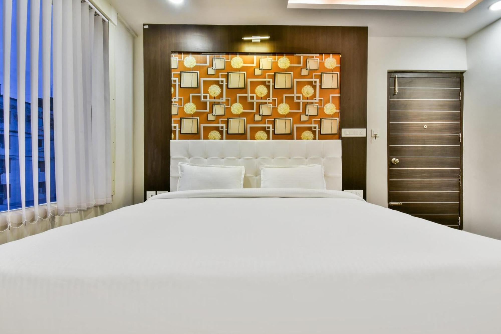Collection O Addiction Hotel Patna  Ngoại thất bức ảnh